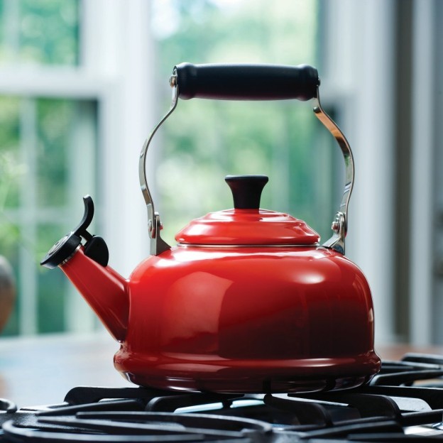 Le Creuset Classic Tea Kettle